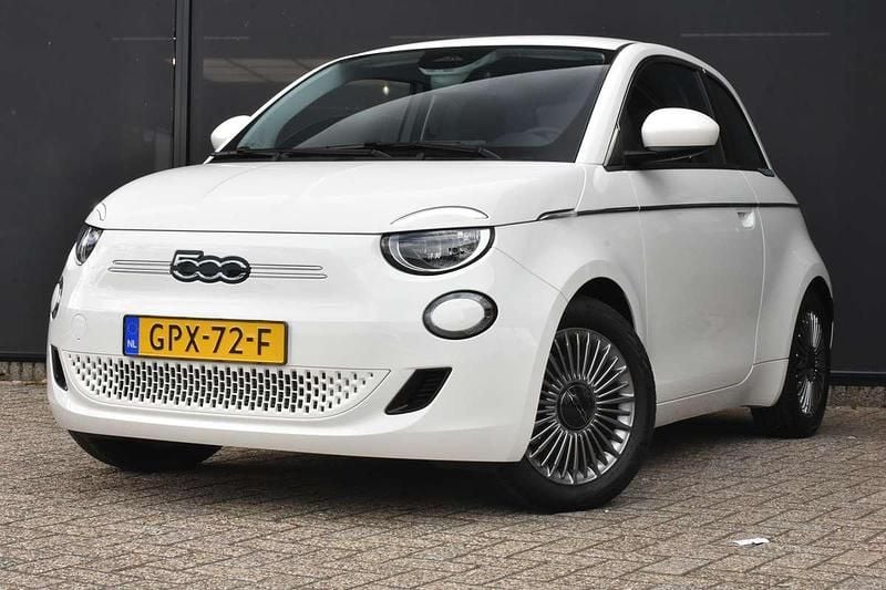 Wit Nieuw 2024 Fiat 500e Style Hatchback | € 22.450 (Super prijs) - Afbeelding 1/4