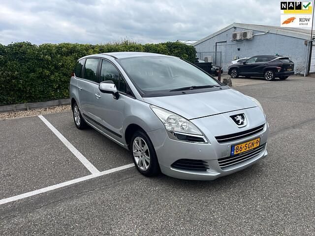 Grijs Gebruikt 2010 Peugeot 5008 MPV | € 2.349 (Eerlijke prijs) - Afbeelding 1/4