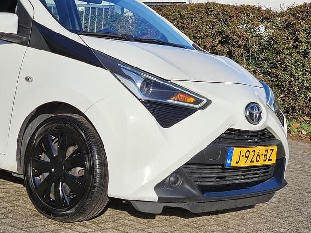 Occasion Toyota Aygo X-play 74 PK (54 kW) 2020 Wit Hatchback