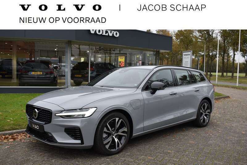 Grijs, metallic lak Gebruikt 2024 Volvo V60 Plus Stationwagen | € 62.750 - Afbeelding 1/4