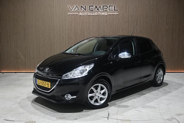 Zwart Gebruikt 2015 Peugeot 208 Style Hatchback | € 4.950 (Eerlijke prijs) - Afbeelding 1/4