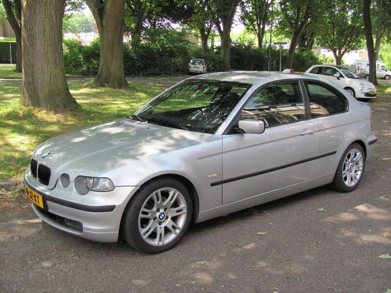 Zilver Gebruikt 2002 BMW 325 Hatchback | € 7.750 (Eerlijke prijs) - Afbeelding 1/4