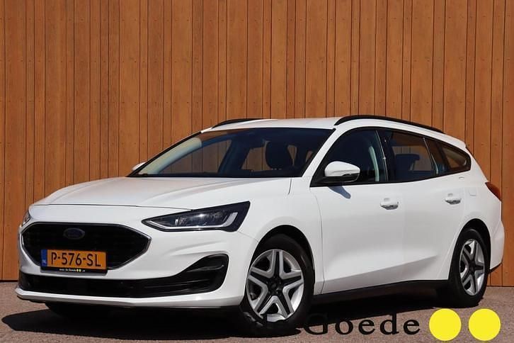 Wit Occasion 2022 Ford Focus Stationwagen | € 17.940 (Eerlijke prijs) - Afbeelding 1/4