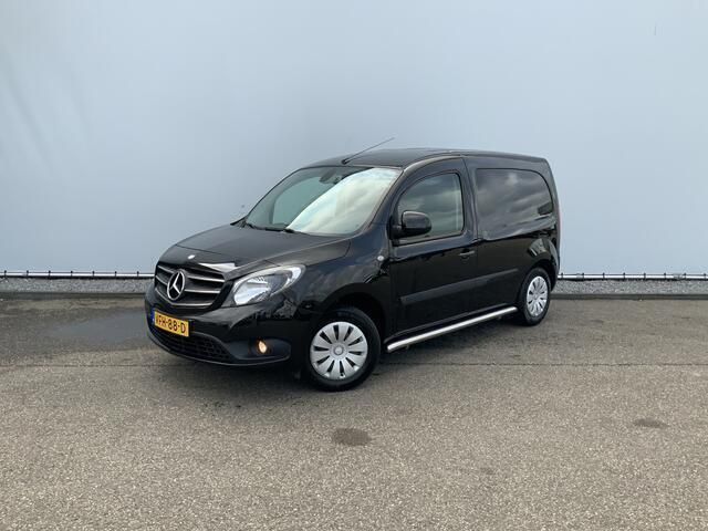 Zwart Gebruikt 2020 Mercedes Citan 109 Ambition Van | € 13.450 - Afbeelding 1/4
