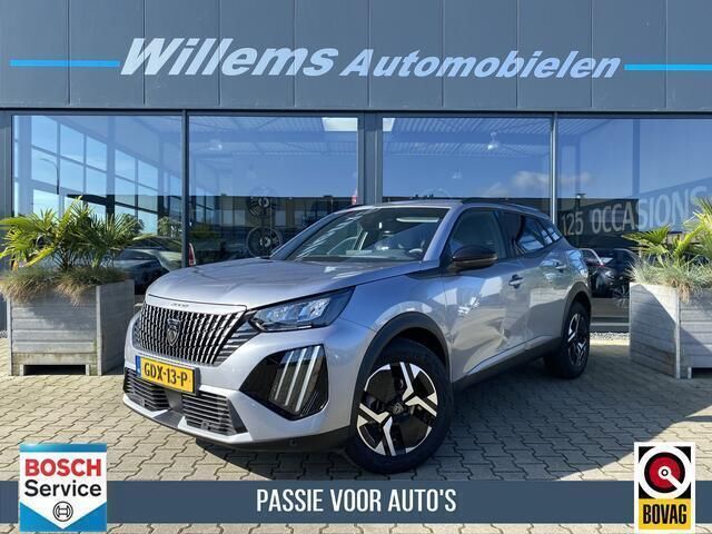 Grijs, metallic lak Gebruikt 2024 Peugeot 2008 Allure SUV | € 21.885 (Super prijs) - Afbeelding 1/4