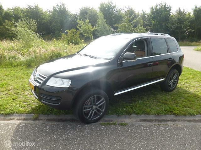Zwart Gebruikt 2005 VW Touareg SUV | € 4.250 (Eerlijke prijs) - Afbeelding 1/4