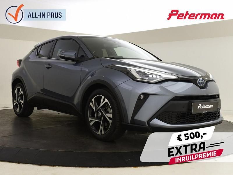 Grijs Occasion 2022 Toyota C-HR SUV | € 24.899 (Eerlijke prijs) - Afbeelding 1/4
