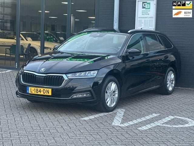 Zwart Gebruikt 2021 Skoda Octavia Business Line Stationwagen | € 18.995 (Eerlijke prijs) - Afbeelding 1/4