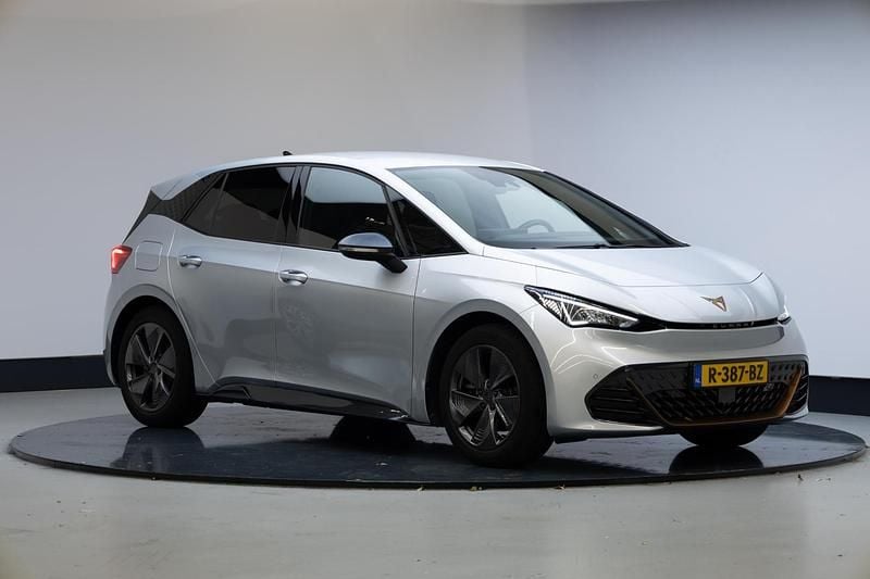 Grijs Gebruikt 2022 Cupra Born Hatchback | € 23.445 (Eerlijke prijs) - Afbeelding 1/4