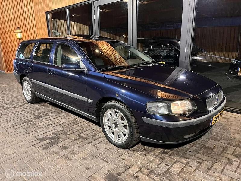 Blauw Gebruikt 2003 Volvo V70 Comfort Stationwagen | € 2.950 (Goede deal) - Afbeelding 1/4