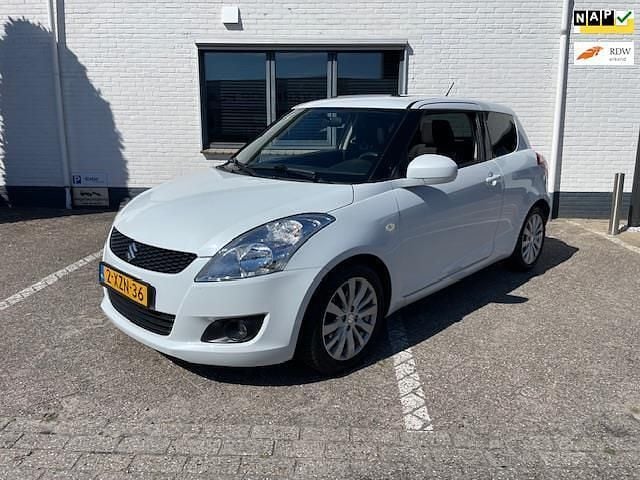 Wit Gebruikt 2011 Suzuki Swift Exclusive Hatchback | € 7.649 (Goede deal) - Afbeelding 1/4