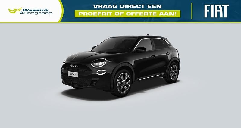 Zwart Nieuw 2025 Fiat 600 La Prima SUV | € 37.689 - Afbeelding 1/4
