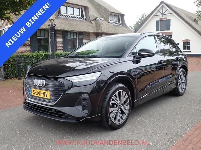 Zwart Gebruikt 2023 Audi Q4 e-tron Design SUV | € 24.900 (Goede deal) - Afbeelding 1/4