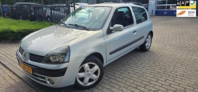 Grijs Gebruikt 2003 Renault Clio II Hatchback | € 1.950 (Eerlijke prijs) - Afbeelding 1/4