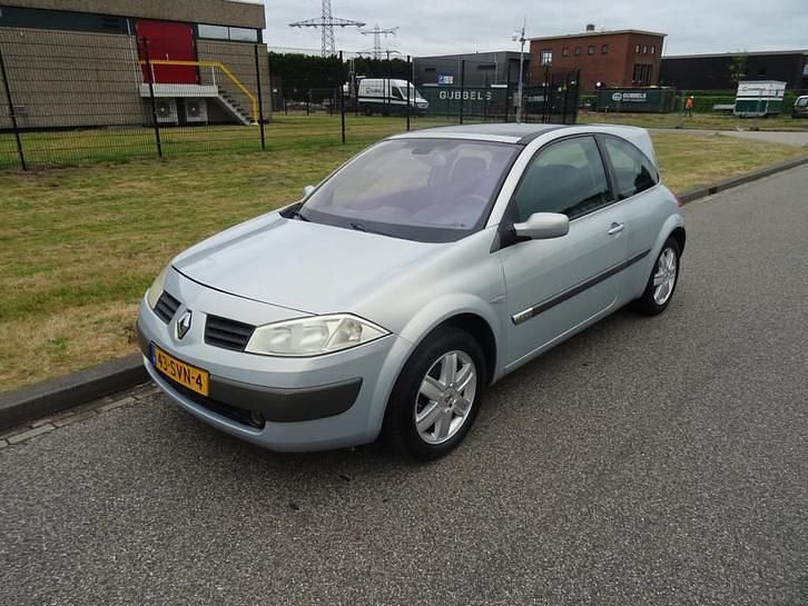 Occasion 2003 Renault Mégane II Luxe | € 1.595 (Eerlijke prijs) - Afbeelding 1/4