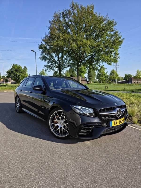 Zwart Gebruikt 2018 Mercedes E63 AMG AMG Stationwagen | € 70.500 (Eerlijke prijs) - Afbeelding 1/4