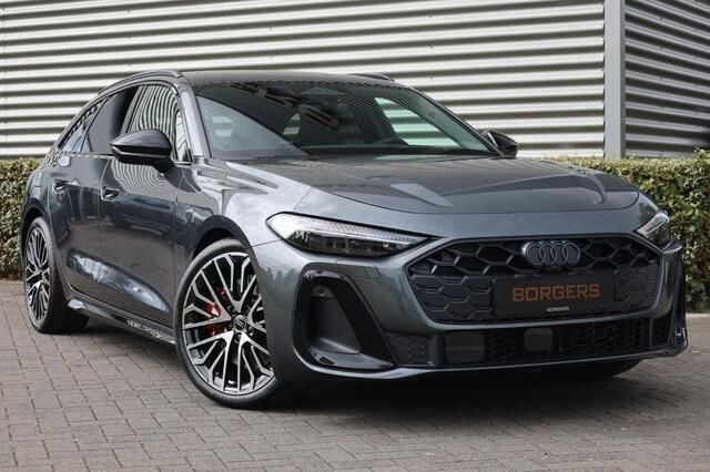 Grijs, metallic lak Gebruikt 2025 Audi S5 S-Line Stationwagen | € 116.950 - Afbeelding 1/4