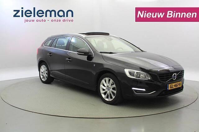 Zwart Gebruikt 2015 Volvo V60 Business Edition Stationwagen | € 8.845 (Iets duurder) - Afbeelding 1/4