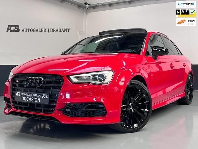 Rood Gebruikt 2014 Audi A3 Ambition Sedan | € 18.499 (Duur) - Afbeelding 1/4