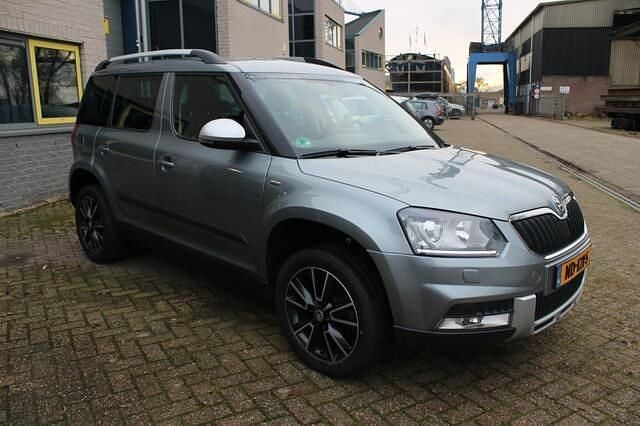 Occasion Skoda Yeti Outdoor Drive 110 PK (80 kW) 2017 Grijs SUV
