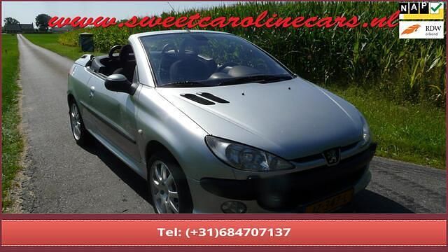 Grijs Gebruikt 2002 Peugeot 206 CC Cabriolet | € 1.450 (Eerlijke prijs) - Afbeelding 1/4