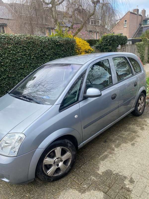 Zilver Gebruikt 2004 Opel Meriva MPV | € 1.750 (Eerlijke prijs) - Afbeelding 1/4