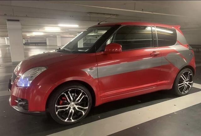 Rood (metallic) Occasion 2007 Suzuki Swift Sport Hatchback | € 1.850 (Super prijs) - Afbeelding 1/4