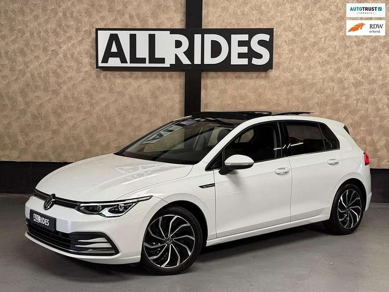 Wit Gebruikt 2020 VW Golf VII Highline Hatchback | € 19.950 (Eerlijke prijs) - Afbeelding 1/4
