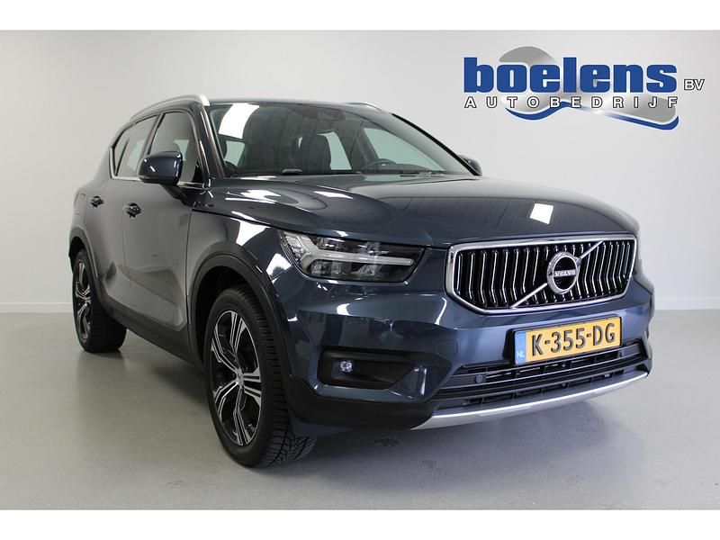 Blauw Gebruikt 2020 Volvo XC40 Inscription SUV | € 22.389 (Eerlijke prijs) - Afbeelding 1/4