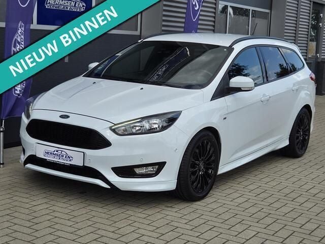Wit Gebruikt 2018 Ford Focus ST-Line Stationwagen | € 13.950 (Super prijs) - Afbeelding 1/4