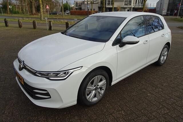 Wit Occasion 2025 VW Golf VIII Edition Hatchback | € 26.985 (Super prijs) - Afbeelding 1/4