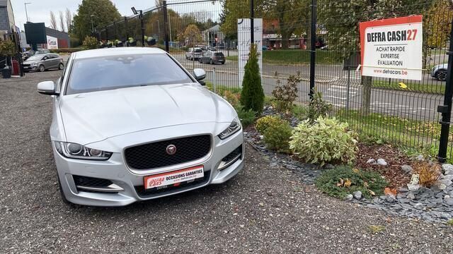 Grijs Gebruikt 2016 Jaguar XE Sedan | € 14.999 (Iets duurder) - Afbeelding 1/4
