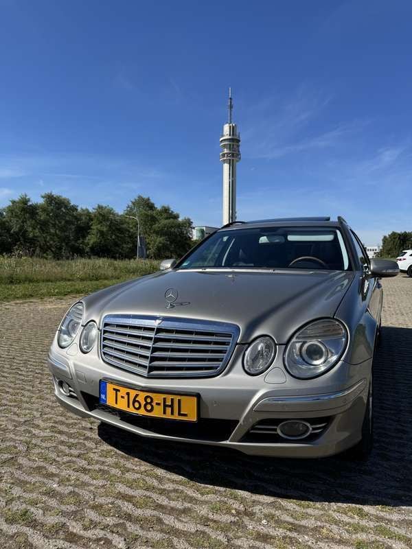 Grijs Gebruikt 2009 Mercedes E320 Avantgarde Stationwagen | € 6.950 - Afbeelding 1/4