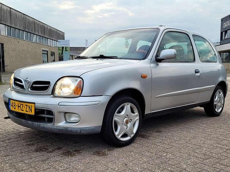 Zilver Gebruikt 2002 Nissan Micra Hatchback | € 750 (Eerlijke prijs) - Afbeelding 1/4