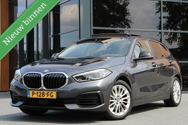 Grijs Gebruikt 2021 BMW 116 Hatchback | € 17.950 (Goede deal) - Afbeelding 1/4