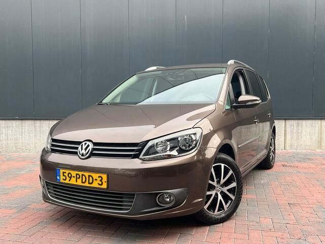 Bruin Gebruikt 2011 VW Touran Highline MPV | € 8.500 (Duur) - Afbeelding 1/4