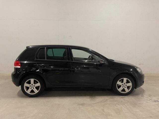 Zwart Gebruikt 2010 VW Golf VI Highline Hatchback | € 3.488 (Goede deal) - Afbeelding 1/4