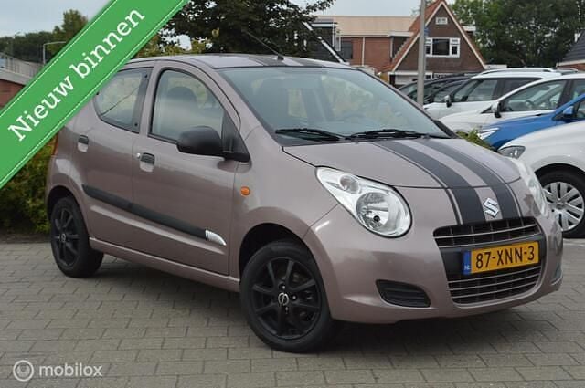 Bruin Gebruikt 2012 Suzuki Alto Comfort Hatchback | € 2.750 (Super prijs) - Afbeelding 1/4