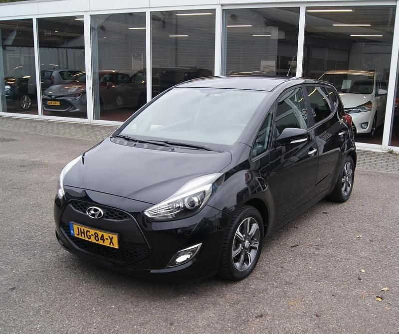 Zwart Gebruikt 2017 Hyundai ix20 GO! MPV | € 14.950 (Eerlijke prijs) - Afbeelding 1/4