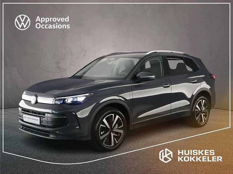 Zwart Nieuw 2025 VW Tiguan Edition SUV | € 47.400 (Super prijs) - Afbeelding 1/4