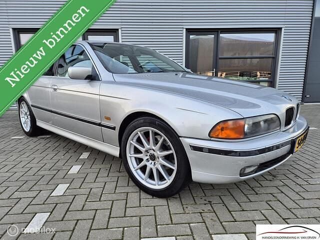 Grijs Occasion 1998 BMW 523 Executive Sedan | € 2.400 (Eerlijke prijs) - Afbeelding 1/4