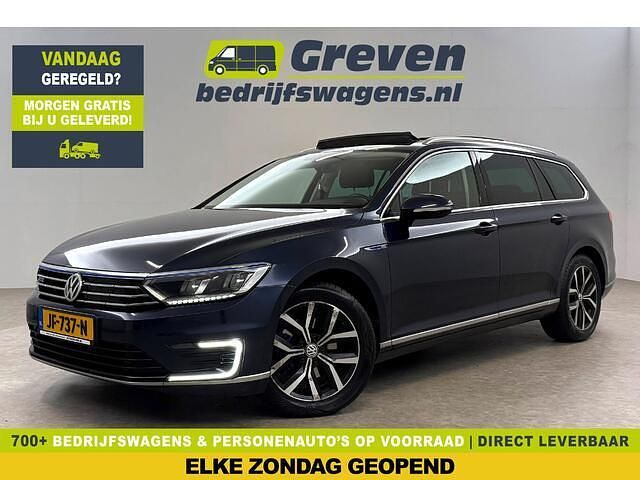 Blauw Occasion 2015 VW Passat Highline Stationwagen | € 10.900 (Iets duurder) - Afbeelding 1/4