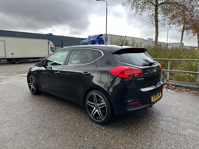 Occasion Kia Ceed 135 PK (99 kW) 2015 Zwart Hatchback