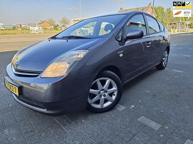 Grijs (metallic) Occasion 2008 Toyota Prius Comfort Hatchback | € 6.250 (Eerlijke prijs) - Afbeelding 1/4
