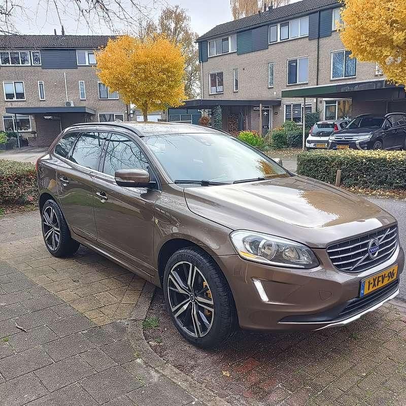 Bruin Gebruikt 2014 Volvo XC60 R-Design SUV | € 13.950 (Goede deal) - Afbeelding 1/4