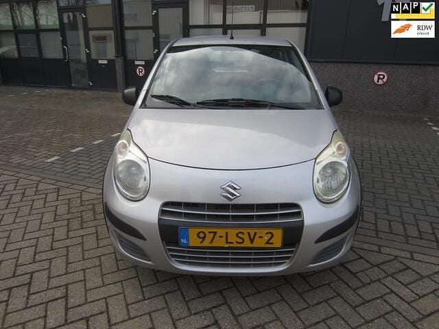 Grijs (metallic) Occasion 2010 Suzuki Alto Comfort+ Hatchback | € 4.995 (Iets duurder) - Afbeelding 1/4