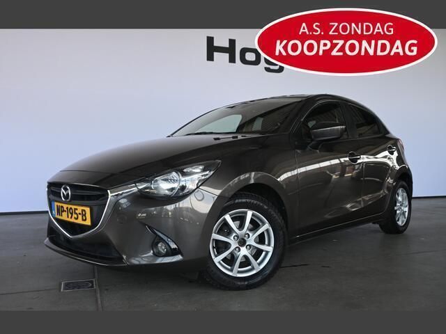Bruin, metallic lak Occasion 2017 Mazda 2 Hatchback | € 9.940 (Eerlijke prijs) - Afbeelding 1/4