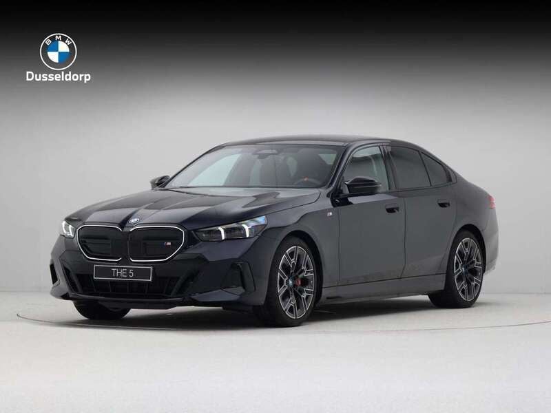 Zwart Nieuw 2025 BMW i5 Comfort Edition Sedan | € 128.630 - Afbeelding 1/4