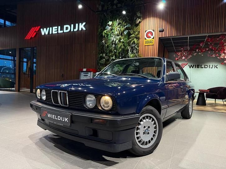 Blauw Occasion 1989 BMW 316 Sedan | € 17.900 - Afbeelding 1/4