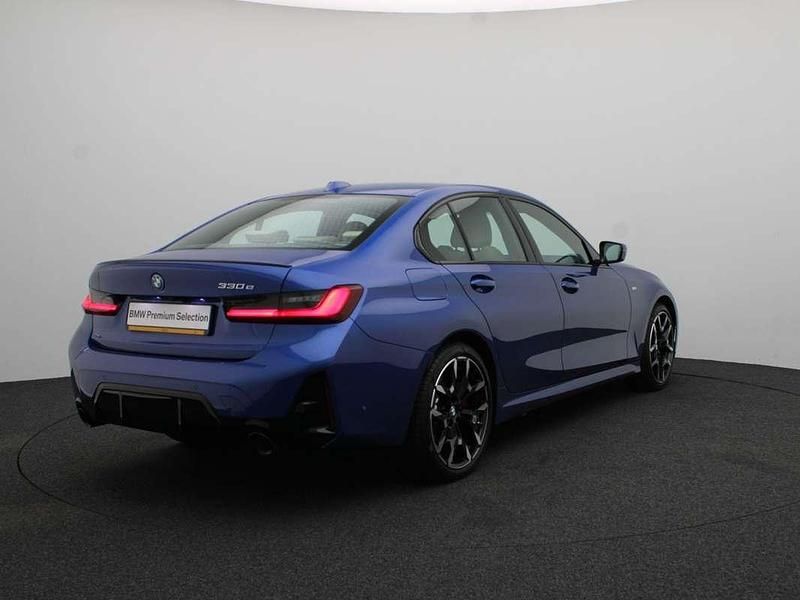Occasion BMW 330e Comfort Edition 292 PK (214 kW) 2025 Blauw Sedan